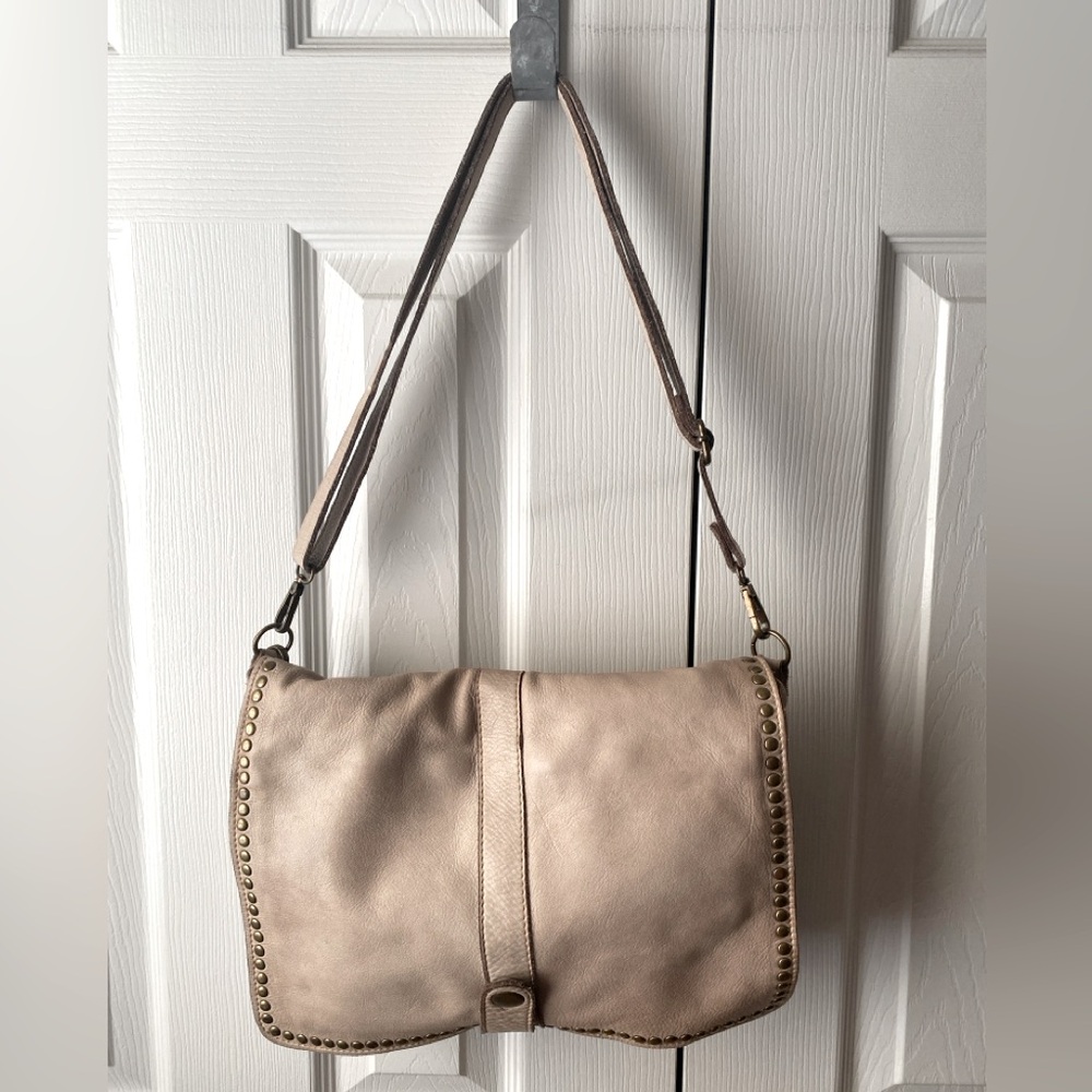 Bayside Made in Italy Beige/Taupe Pebbled Leather Studded Postman Shoulder Bag - Picture 2 of 16